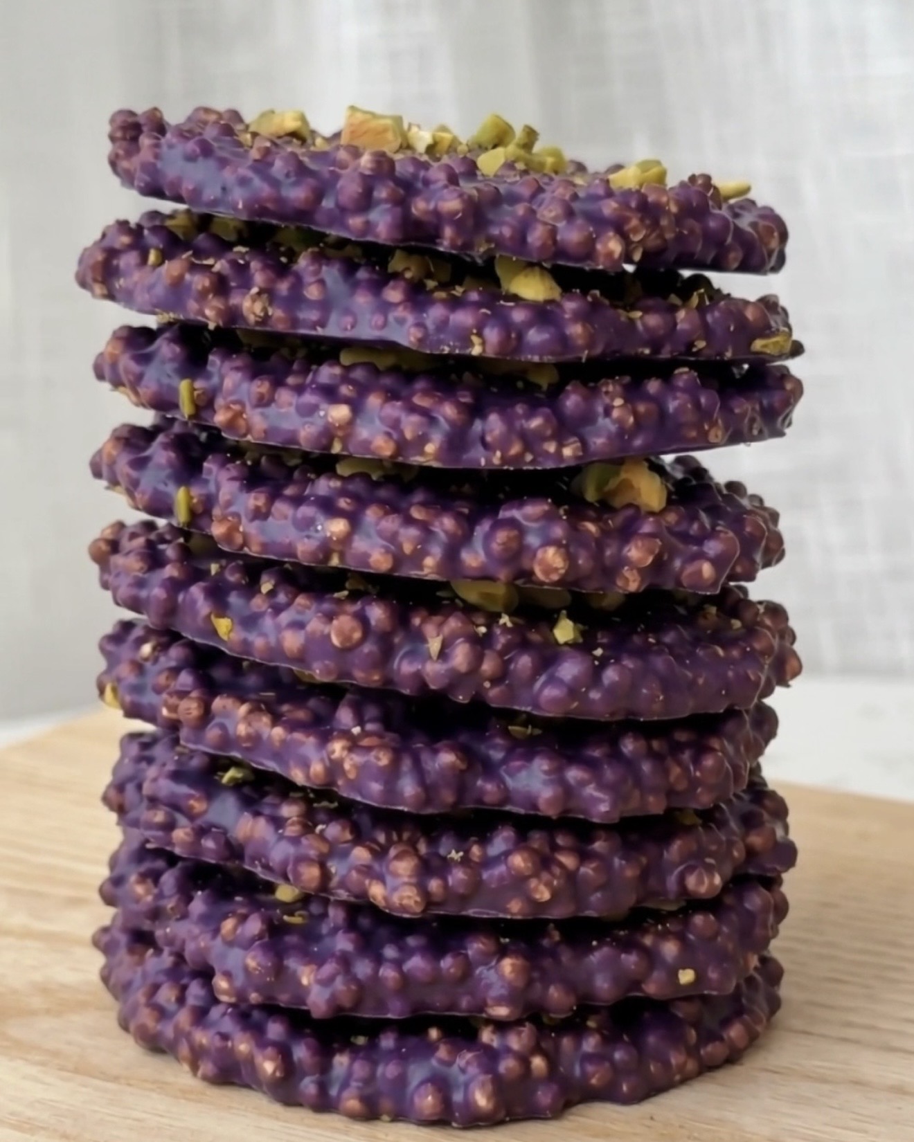 Ube Pistachio Quinoa Bites: Gezonde No-Bake Paarse Snack