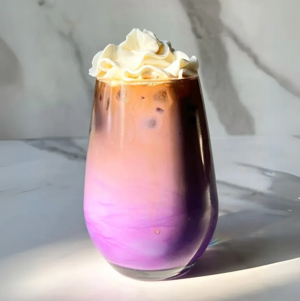 Ube Dalgona Geklopte Koffie Recept