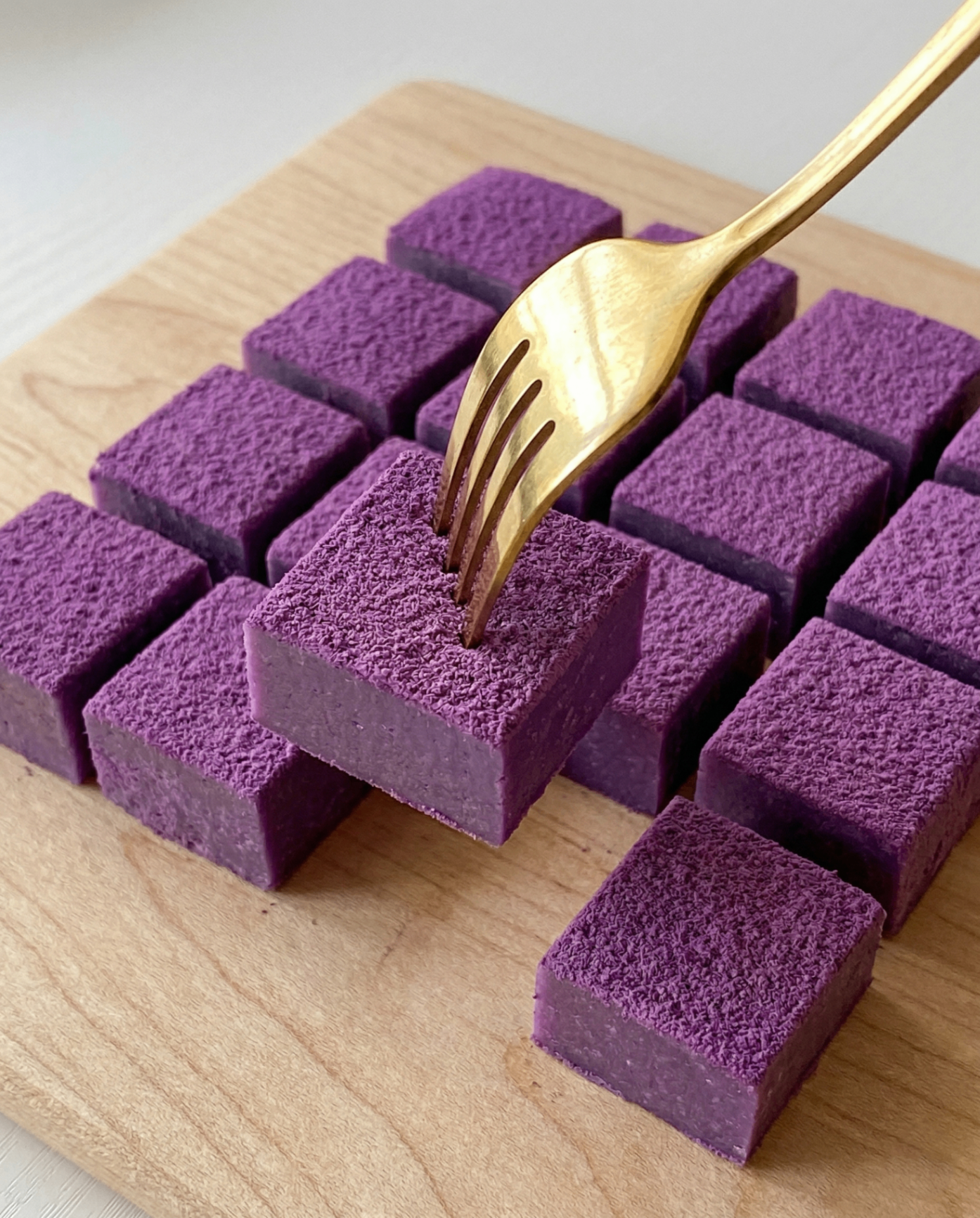 Ube fudge bites met witte chocolade